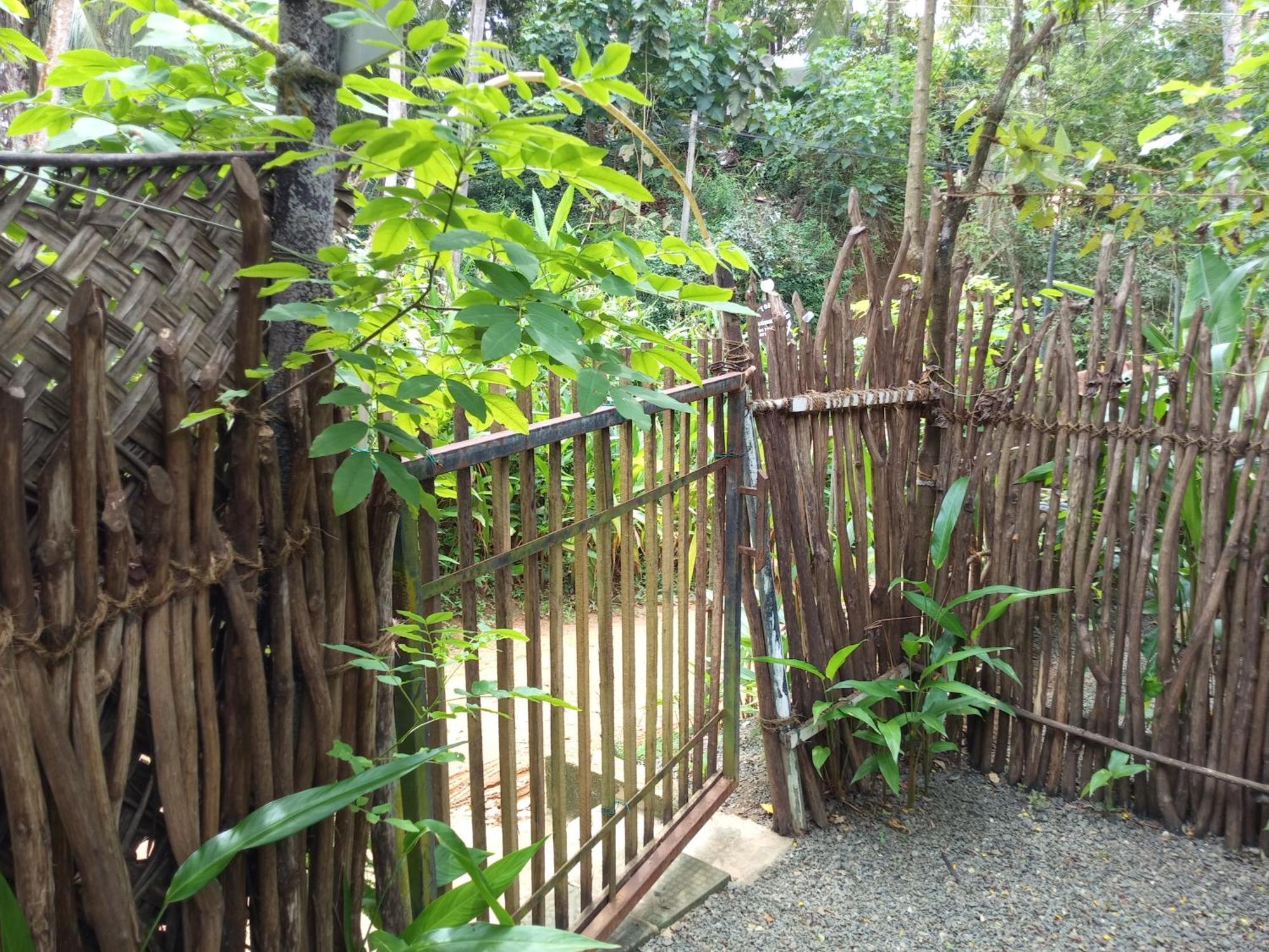 Ferienwohnung Hiriketiya Mahi Surf Dikwella Exterior foto